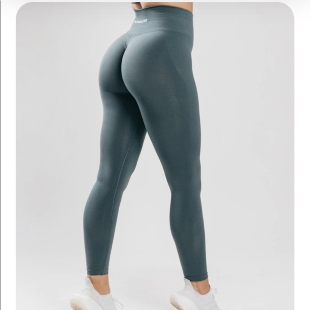 Alphalete Amplify Leggings